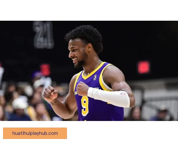 布朗尼背靠背连胜带领南湾湖人13战全胜 雷迪克称赞其努力表现